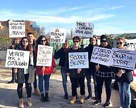 L’AQUILA: RAINEWS24 AL ”COTUGNO”, CONTINUA PROTESTA PER SICUREZZA SCUOLA