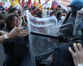 PROTESTA CONTRO REGIONE LOMBARDIA: ASSEMBRAMENTI E SCONTRI, ”FONTANA ATTENTO”