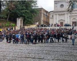 L’AQUILA:  STUDENTI DI NUOVO IN PIAZZA CONTRO BUONA SCUOLA
