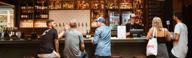 TROPPI BAR E PUB NEI CENTRI STORICI, CONFCOMMERCIO CHIEDE MORATORIA