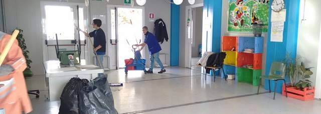 L’AQUILA: TROPPA PAURA SCOSSE, INQUILINI DI CASE SICURE HANNO DORMITO A SCUOLA