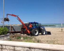 MONTESILVANO: AVVIATA LA PULIZIA DELLA SPIAGGIA, 4 INTERVENTI FINO AD AGOSTO