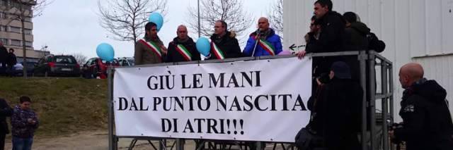 PUNTO NASCITE ATRI: CHIUSI I BATTENTI, ”NON PARTORIREMOA TERAMO”