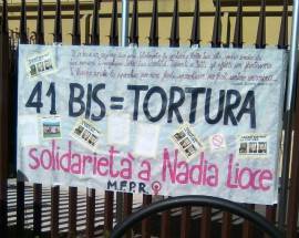 L’AQUILA: SOLIDARIETA’ A NADIA LIOCE RACCOLTA FIRME DAVANTI AL TRIBUNALE