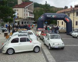 SUCCESSO PER IL IX RADUNO DELLE STORICHE FIAT 500 DELL’ALTOPIANO DELLE ROCCHE