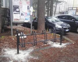 L’AQUILA: INSTALLATE RASTRELLIERE PER BICICLETTE IN PUNTI STRATEGICI CITTA’