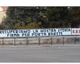 L’AQUILA: PORTA BARETE, STRISCIONE RBE STRACCIATO TORNA AL TORRIONE