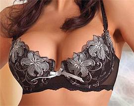 PESCARA: DROGA NEL REGGISENO, DONNA ARRESTATA DALLA POLIZIA