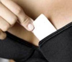 TERAMO: DROGA NEL REGGISENO ARRESTATA DONNA DI 25 ANNI