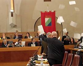 DOPPI VITALIZI: CONFERENZA REGIONI DECIDE TAGLIO DEL 40 PER CENTO
