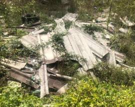 L’AQUILA: DISCARICA SU SS 80, ANCHE LASTRE DI ETERNIT TRA RIFIUTI ABBANDONATI