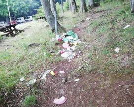 PASSOLANCIANO: DOMENICA FUORIPORTA, AREA PICNIC INVASA DA RIFIUTI
