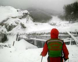 RIGOPIANO: UN ANNO FA LA TRAGEDIA, OGGI RICORDO TRA FIACCOLATE E POESIE