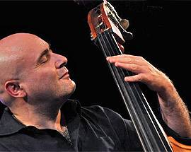 MUSICA: DA CHIETI A NY, IL CONTRABBASSO DI GATTONE CELEBRA MOZART