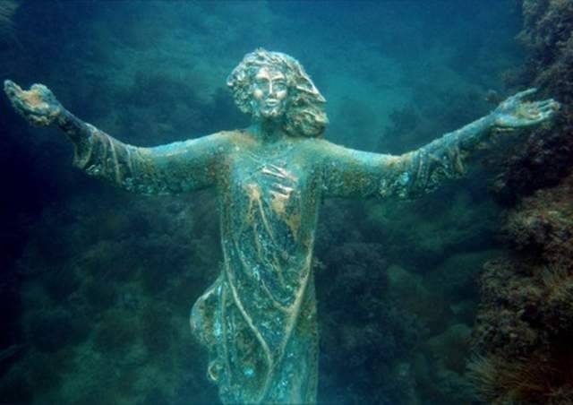SAN VITO MARINA: SUB RITROVA STATUA DEL CRISTO DEGLI ABISSI SCOMPARSA IL 4 GIUGNO