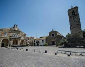 ROCCA SAN GIOVANNI: WALKZONE OUTDOOR, CAMMINATA VISTA MARE NEL BORGO