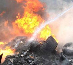BOMBA: DANNO FUOCO A RIFIUTI SPECIALI, DENUNCIATI DUE CAMPANI