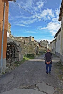 L’AQUILA: LADRI IN CASA INAGIBILE DANNEGGIANO SOLO SERRATURE