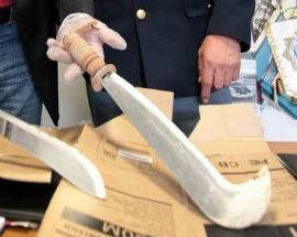 IMPUGNA RONCOLA CONTRO COMPAGNO MADRE, ARRESTATO