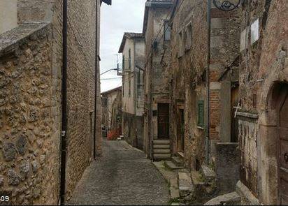 “SAPORI E SAPERI DEL VELINO”, IL BORGO MARSICANO DI ROSCIOLO APRE LE PORTE ALLA TRADIZIONE