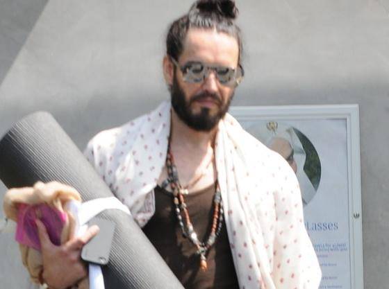 RUSSEL BRAND APRE NUOVA PALESTRA, TROPPE EX IN QUELLA VECCHIA
