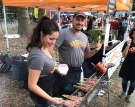 ”VI PRESENTO L’ABRUZZO DEI MIEI NONNI”, A NEW YORK SPOPOLANO GLI ARROSTICINI