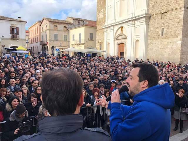 REGIONALI: SALVINI A CAMPLI, ”PIU’ POTERI AI SINDACI PER LA RICOSTRUZIONE POST-SISMA”