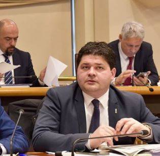 ABRUZZO IN COMUNE, MARIANI: ‘PER LA REGIONE I BAMBINI NON ESISTONO’