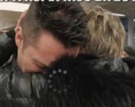 SANDY E STEPHANIE, FIGLIO E MADRE BIOLOGICA SI RITROVANO DOPO 29 ANNI, LUI VIVE IN ABRUZZO