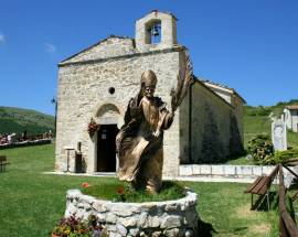 SAN PIETRO DELLA JENCA: SI STACCA CAMPANA, SFIORATA TRAGEDIA