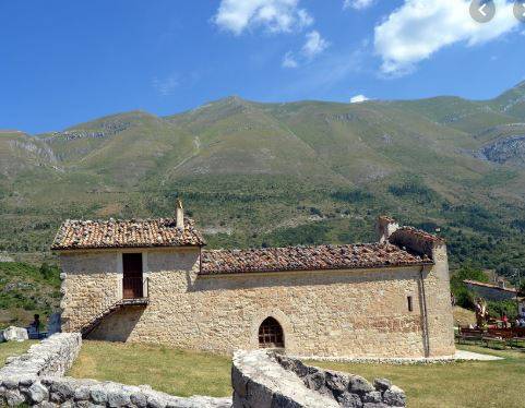 L’AQUILA: RADUNO D’AUTO D’EPOCA ROTARY A SAN PIETRO DELLA IENCA
