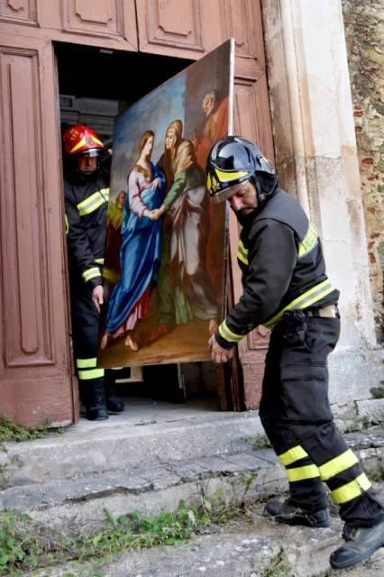 TERREMOTO: A MONTEREALE RECUPERATE OPERE D’ARTE DA CHIESE DANNEGGIATE