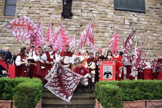 GRUPPO SBANDIERATORI L’AQUILA VINCE TROFEO MARZOCCO A FIRENZE