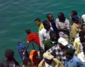 GIOVANE MIGRANTE MUORE DI FAME APPENA SBARCATO CON ONG IN ITALIA