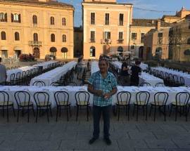 TERAMO: CENA PER 200 PERSONE IN PIAZZA, STANDING OVATION PER SCHILLACI