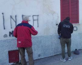 GIORNATA MEMORIA: SCRITTE FASCISTE A SAN MASSIMO CITTADINI LE CANCELLANO