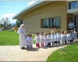 ONNA: LA SCUOLA DELL’INFANZIA NON CHIUDERA’, MISSION BAMBINI DONA 13 MILA EURO