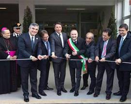 RENZI: POCA GENTE A SPOLTORE PER L’INAUGURAZIONE DELLA SCUOLA SICURA
