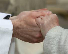 CORONAVIRUS: CURIA NAPOLI, ”NIENTE SEGNO DELLA PACE IN CHIESA”