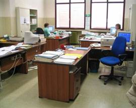 SCUOLA: SEGRETARIE LAVORANO GRATIS, PRECARI IN RIVOLTA A L’AQUILA