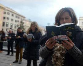 OMOFOBIA: LE ”SENTINELLE IN PIEDI” DOMANI IN PIAZZA A PESCARA