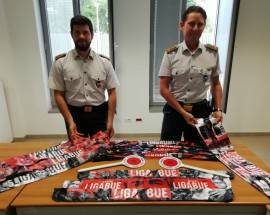 ACCESSORI CONTRAFFATTI AL CONCERTO DI LIGABUE: SEQUESTRI E DENUNCE