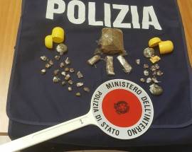 DROGA: SORPRESI DA UNITA’ CINOFILA A CHIETI, ARRESTATI DUE GIOVANI