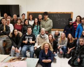 PESCARA: STUDENTI DELLA SCUOLA SERALE IN SCENA CON LA LOCANDIERA DI GOLDONI