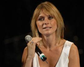 SOLIDARIETA’: SERENA AUTIERI CONSEGNA PREMIO FONDAZIONE CARISPAQ