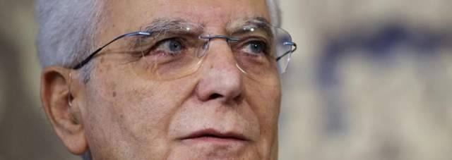 ATTESA PER MATTARELLA A L’AQUILA  AD ACCOGLIERLO STUDENTI DA TUTTA ITALIA