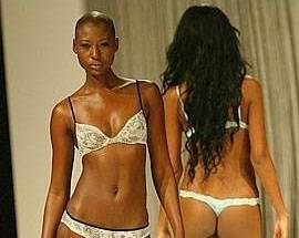 FOTOMODELLA DELL’ANNO: MODA E SEDUZIONE IMPAZZANO A L’AQUILA