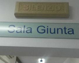 IL PRESIDENTE D’ALFONSO E QUELL’INVITO AL SILENZIO NEGLI UFFICI DELLA REGIONE