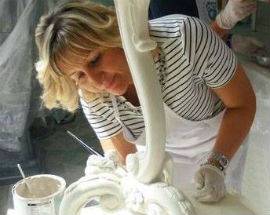 RIUSO DI MOBILI CON TECNICA ”SHABBY CHIC”: LO STILE BIANCO APPRODA ALL’AQUILA CON UN CORSO IL 21 AGOSTO