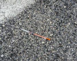 L’AQUILA: SIRINGA USATA TROVATA FUORI SCUOLA DI SAN FRANCESCO